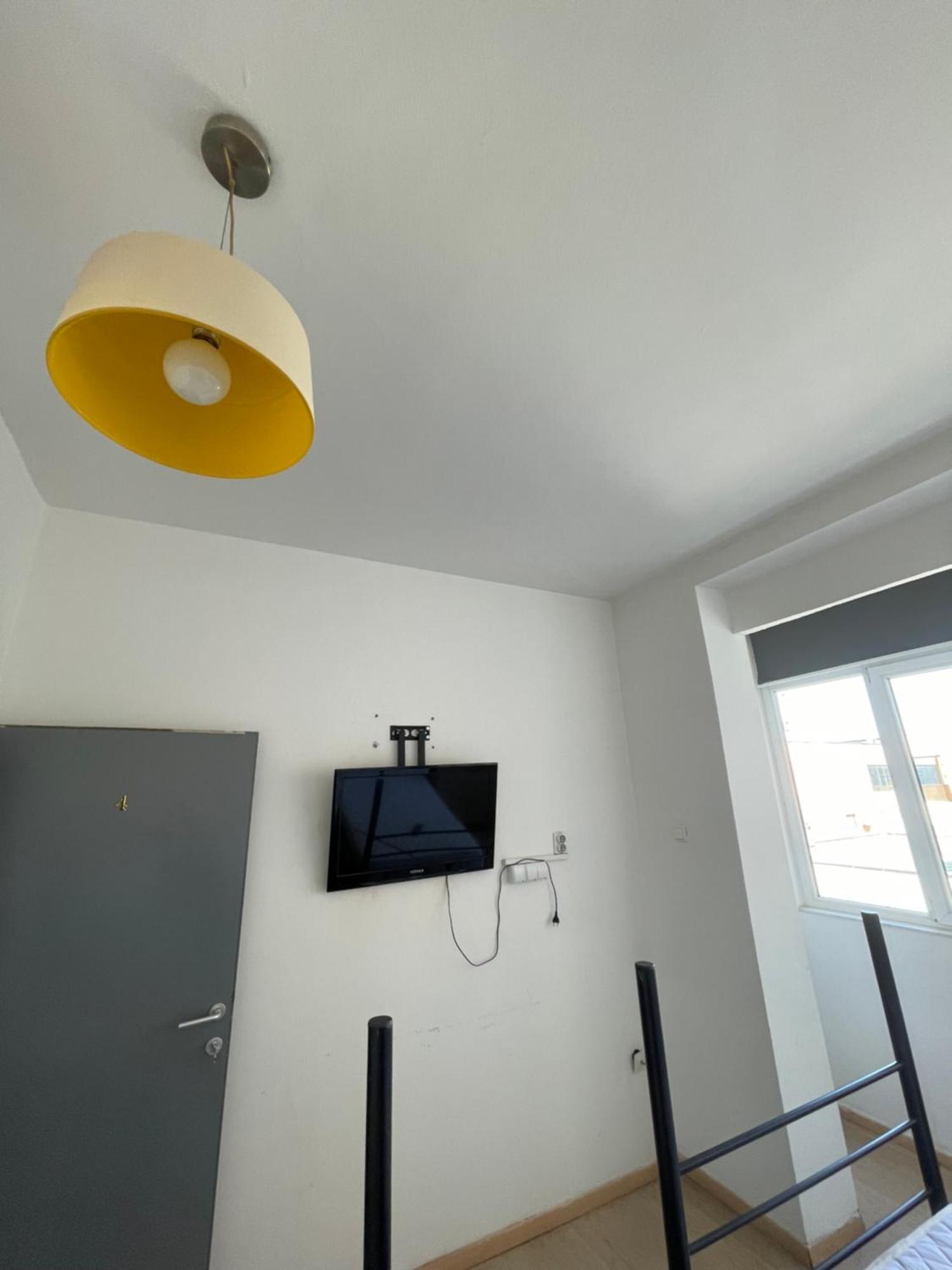 Newborn Comfort Hostel The Biggest Hostel Of Town With Best Location 프리슈티나 외부 사진