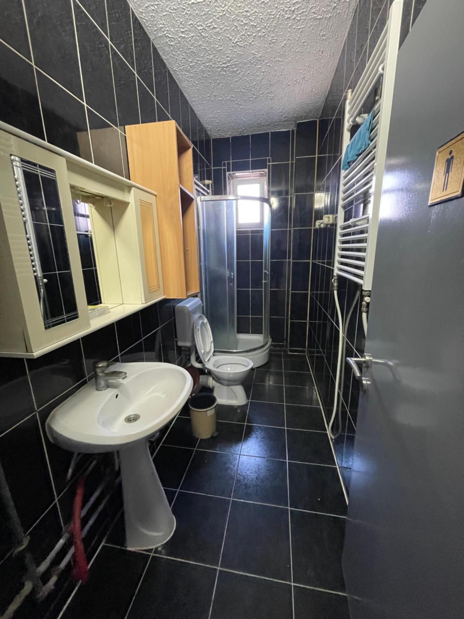 Newborn Comfort Hostel The Biggest Hostel Of Town With Best Location 프리슈티나 외부 사진